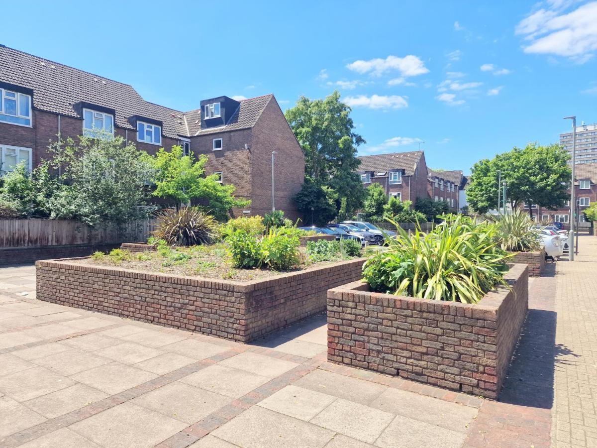 Apartamento Flat In Battersea, 5 Minutes From Clapham Junction Station Londres Exterior foto
